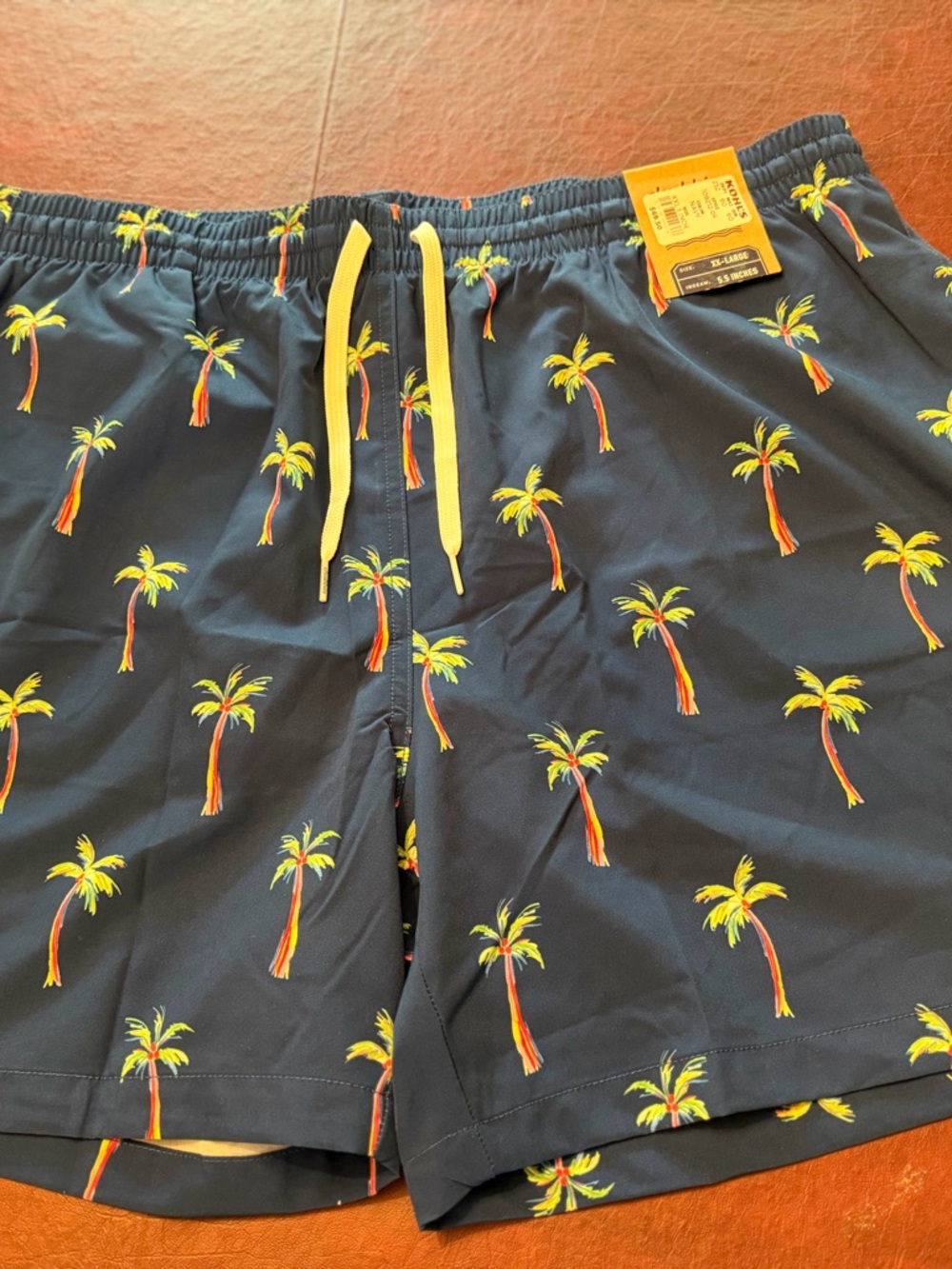 Chubbies Men's XXL  Navy Palm-Print Swim Trunks with white draw string NWT 5.5 - Picture 2 of 9